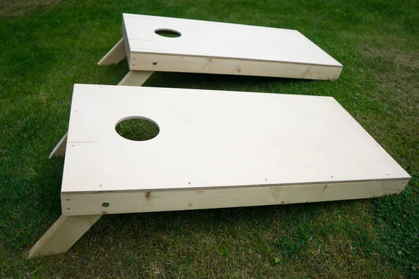 Tableros de Cornhole en hierba — Foto de Stock