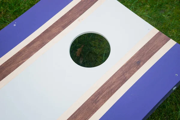 Cornhole Saco Feijão Atirar Tábua Jogo Madeira Fora Grama — Fotografia de Stock