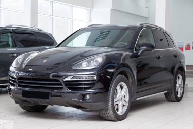 Porsche Cayenne Diesel 958 2012 siyah renkli.
