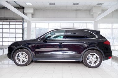 Porsche Cayenne Diesel 958 2012 siyah renkli.