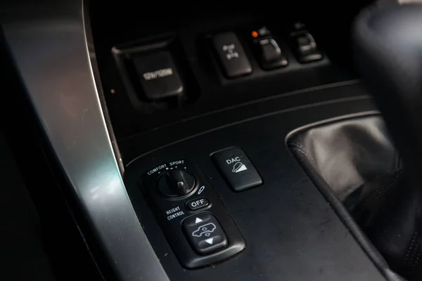 View to the gray interior of toyota Land Cruiser prado 120 with — Stock Photo, Image