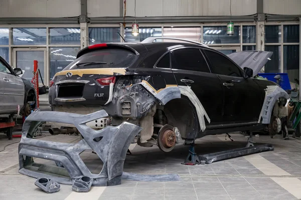 Auto bumper part from tuning package Renegade on the floor befor