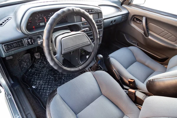 El interior del coche lada 2114 samara con vistas al stee —  Fotos de Stock