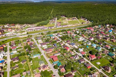 Novosibirsk 'teki yeni kalkınma mahalline hava üstü görünümü, 