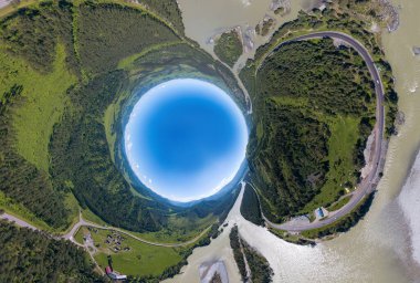 Soyut bir dünyanın 360 derece panoramik görüntü içinde ou döndü