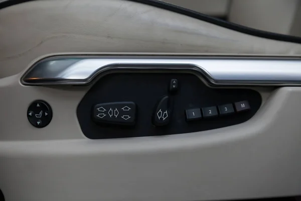 Interiören i bilen Land Rover Range Rover Supercharger 2010 — Stockfoto
