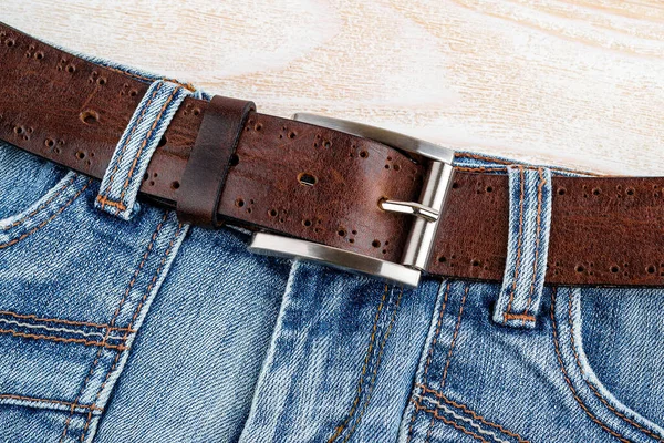 Jeans Com Cinto Couro Genuíno Marrom Com Fivela Metal Clássico — Fotografia de Stock