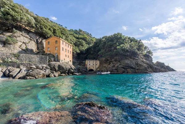 El pueblo de San Fruttuoso — Foto de Stock