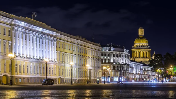 Saint isaac kathedraal in Sint-petersburg — Stockfoto