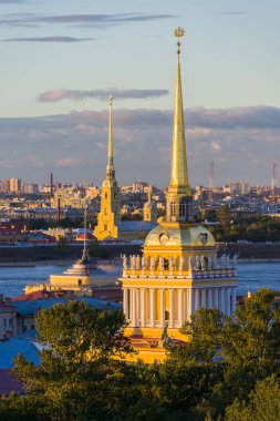 Saint Petersburg'da bina admiralty