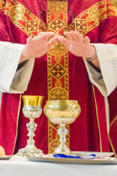 Rito de Comunhão na Missa Católica — Fotografia de Stock