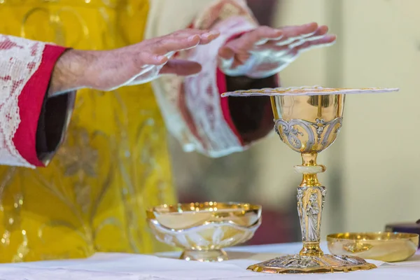 Rito de comunión en la misa católica — Foto de Stock