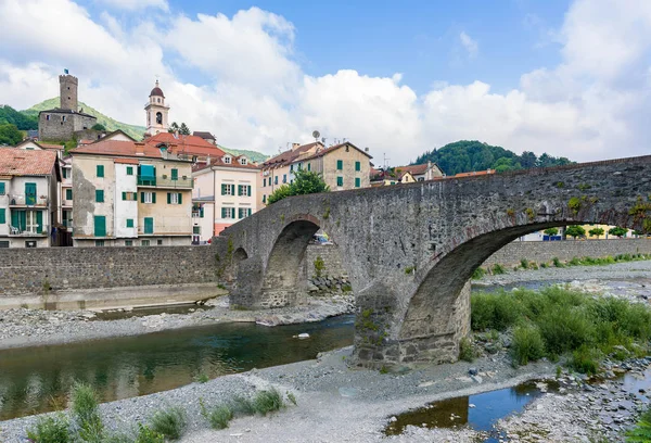 Paisaje urbano de Campoligure — Foto de Stock