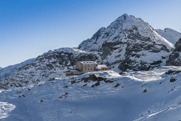 Cabana de montanha em Alagna Valsesia — Fotografia de Stock