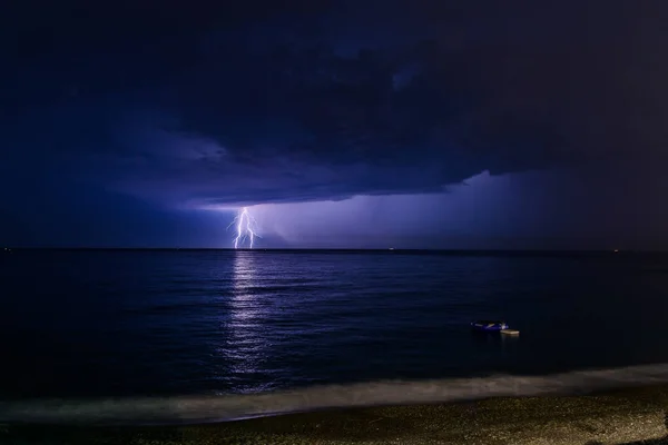 Thunderstorm on a sea — Stock Photo, Image