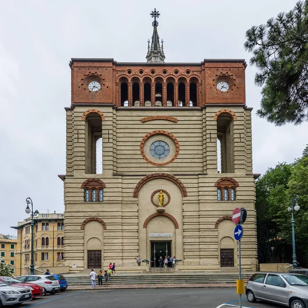 Церковь Сакро Куоре и Сан-Джакомо — стоковое фото