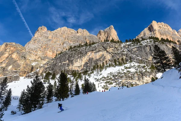 Skifahren in lagazuoi — Stockfoto