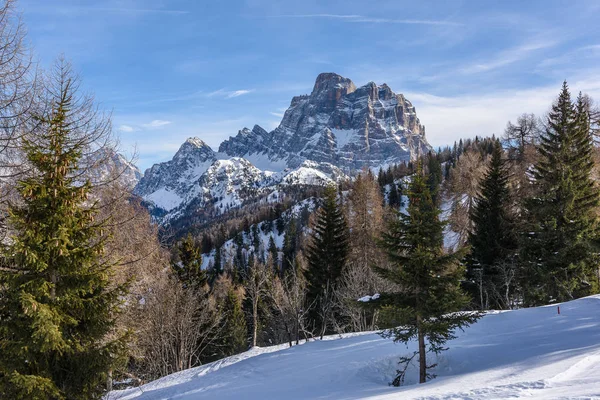 Monte pelmo in den Dolomiten — Stockfoto