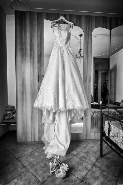 The bridal gown — Stock Photo, Image