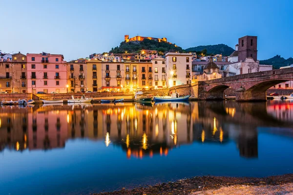 A aldeia de Bosa na Sardenha — Fotografia de Stock