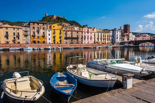 Dorf Bosa in Sardinien — Stockfoto