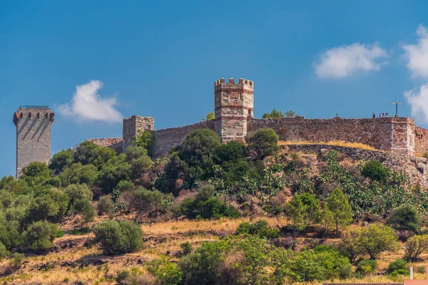 Castelo na aldeia de Bosa — Fotografia de Stock