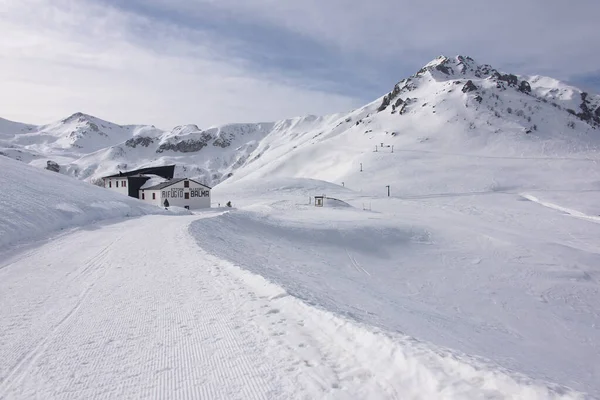 Mountanin Hut i Alperna — Stockfoto