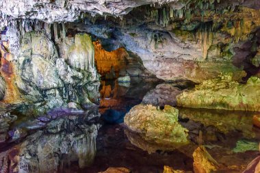 Neptün 'ün Grotto' su Alghero yakınlarında.