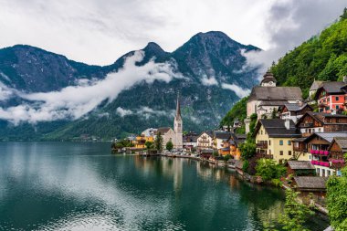 Avusturya 'daki Unesco' nun miras alanlarından biri olan Hallstatt antik köyüne bakış açısı