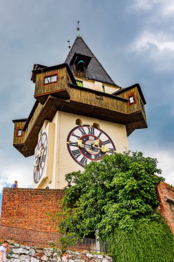 Avusturya 'nın Styria kentindeki Graz' ın sembolü Schlossberg 'in tepesindeki Uhrturm.