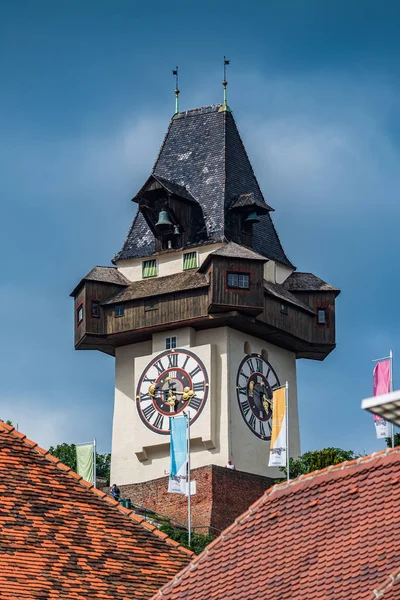 Uhrturm Στην Κορυφή Του Schlossberg Σύμβολο Του Graz Στη Στυρία — Φωτογραφία Αρχείου