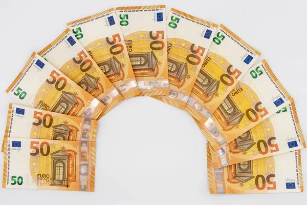 Pequeno Arco Formado Por Notas Euros Sobre Fundo Branco — Fotografia de Stock