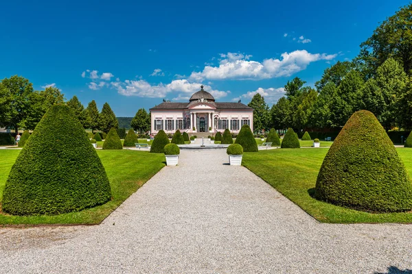 位于奥地利万豪梅尔克修道院巴洛克花园的展馆 是联合国世界文化遗产之一 — 图库照片
