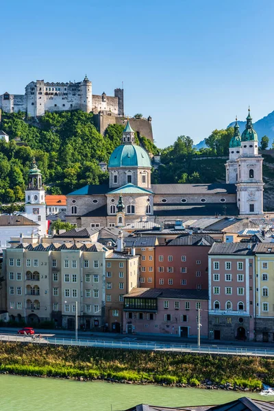 Salzburg Şehrinin Tarihi Merkezi Salzach Nehri Nin Diğer Tarafından Izlenen — Stok fotoğraf