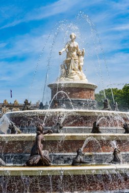 Herrenchiemsee 'deki Latona Çeşmesi, Bavyera' daki Herreninsel üzerine inşa edilmiştir.