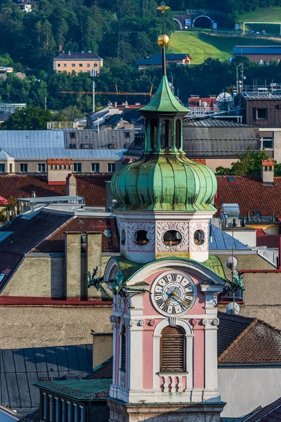 Klokkentoren Van Ziekenhuiskerk Van Heilige Geest Oude Binnenstad Van Innsbruck — Stockfoto