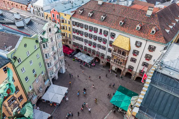 Eski Innsbruck Kasabasındaki Altın Çatı Kasabanın Sembolü — Stok fotoğraf