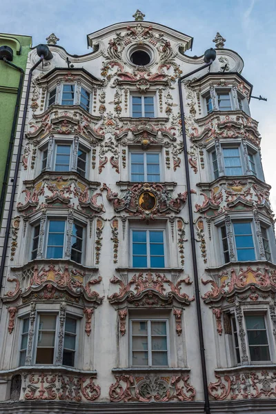 Fasáda Rococo Zdobené Helbling Haus Starém Městě Innsbruck Čelí Goldenes — Stock fotografie