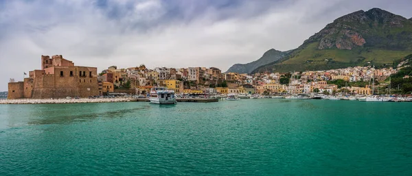 Das Dorf Castellammare Del Golfo Und Die Burg Vom Meer — Stockfoto