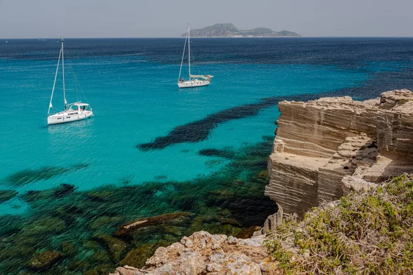 Das Ufer Cala Rossa Einer Der Wunderschönen Buchten Von Favignana — Stockfoto