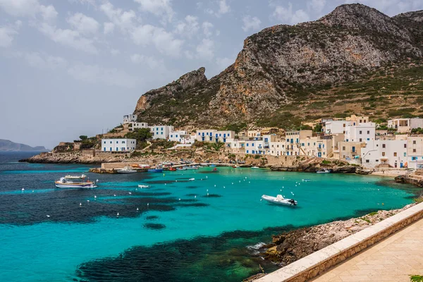 Las Casas Blancas Del Único Pueblo Pesquero Levanzo Una Las — Foto de Stock