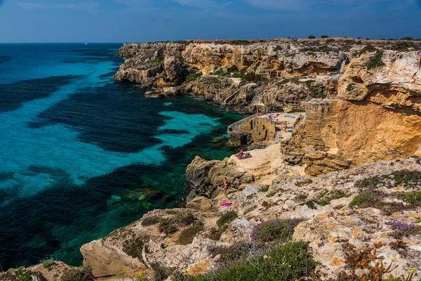 Wody Tropikalne Wybrzeżu Favignana Jednej Wysp Morza Egadiańskiego Sycylii — Zdjęcie stockowe