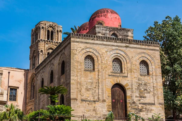 Chiesa San Cataldo Con Sue Cupole Rosse Nel Centro Storico — Foto Stock