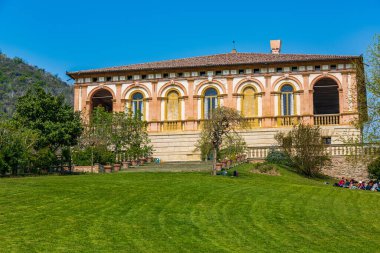 Villa dei Vescovi, Padua başpiskoposları için yapılmış rönesans tarzı, kırsal bir saray evi.