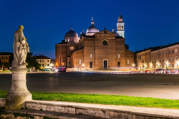 Аббатство Санта Джустина Аббатский Комплекс Века Расположенный Перед Prato Della — стоковое фото