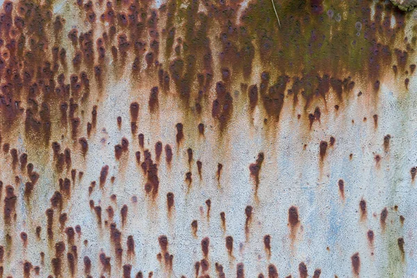 Textura de metal pintada velha com traços de ferrugem. — Fotografia de Stock