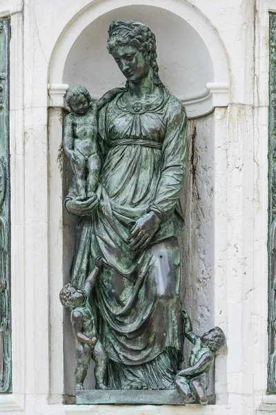 Fontenen Statue Loreto – stockfoto