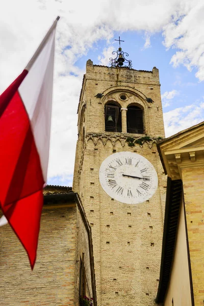 Tour de l'horloge à San Severnio — Photo