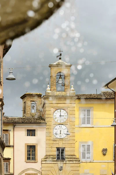 Clock tower in San Severnio — Stockfoto