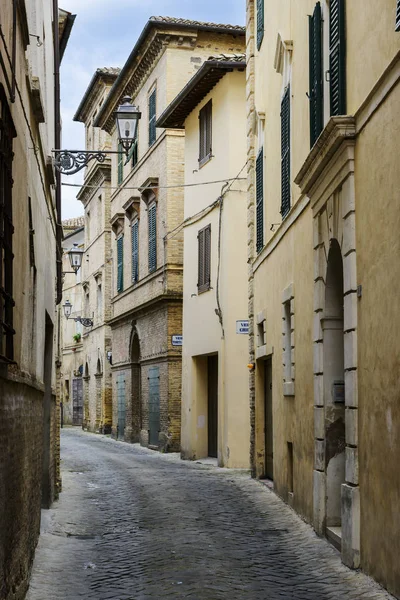 Narrow street in San Severino — Stock Photo, Image
